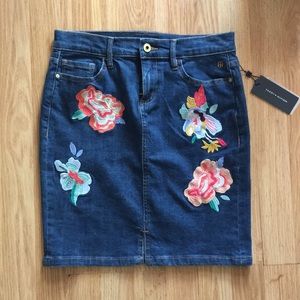 Tommy Hilfiger Embroidered Denim Skirt - NWT - 4